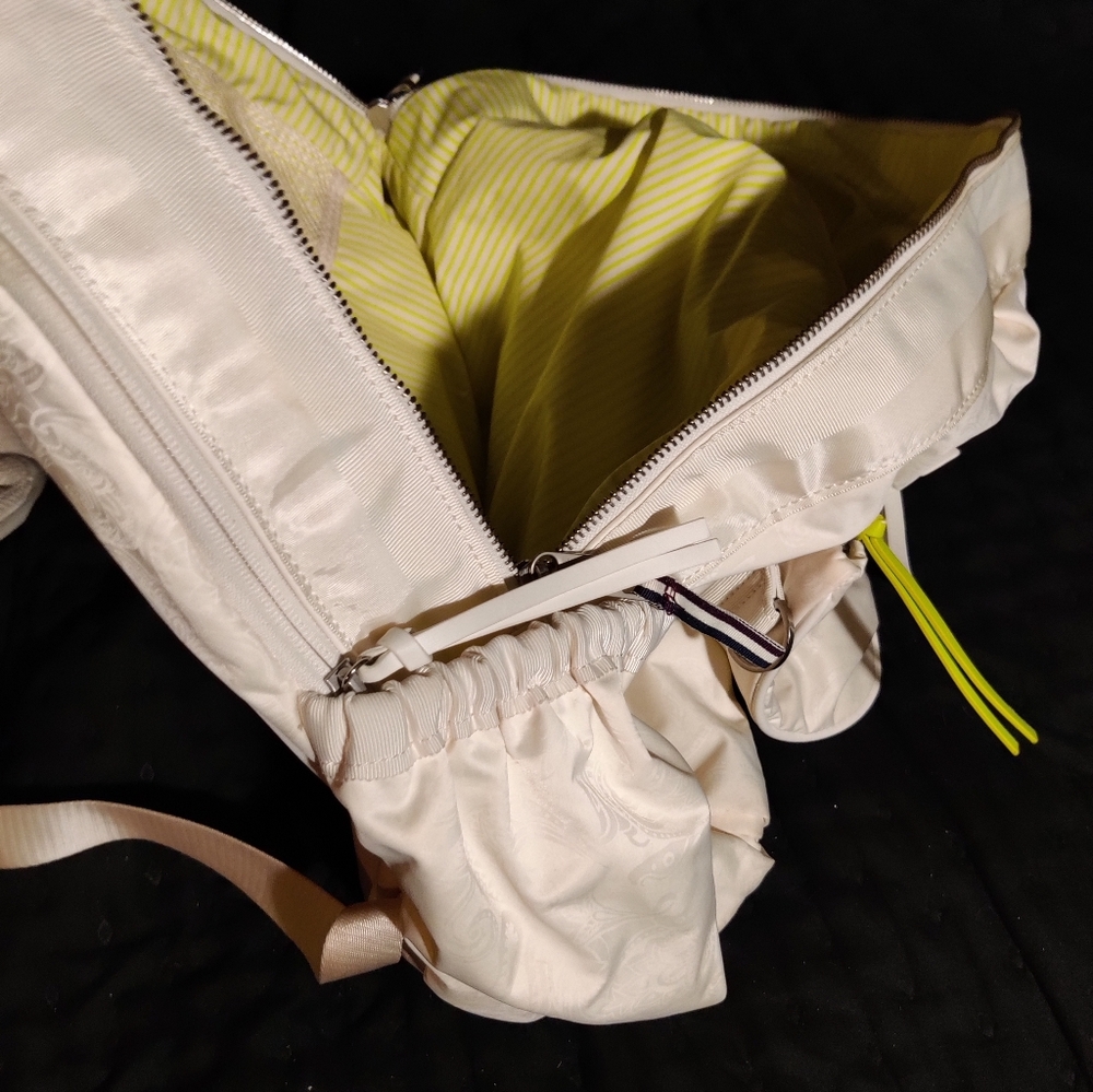 Lululemon Backpack - Picture 5 of 8